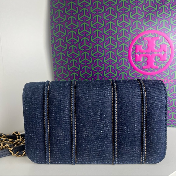 NWT Tory Burch Britten Denim Chain Wallet With Wristlet - Picture 5 of 16